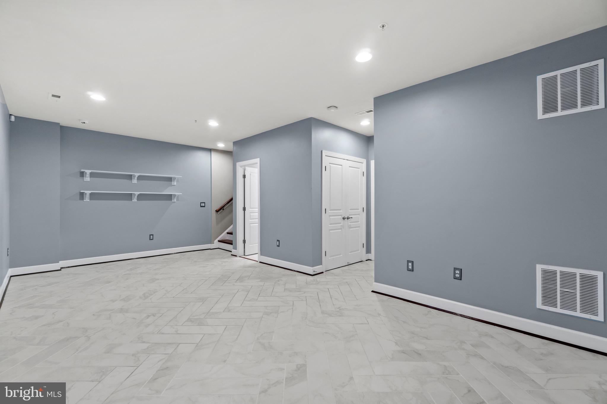 543 TRIADELPHIA WAY