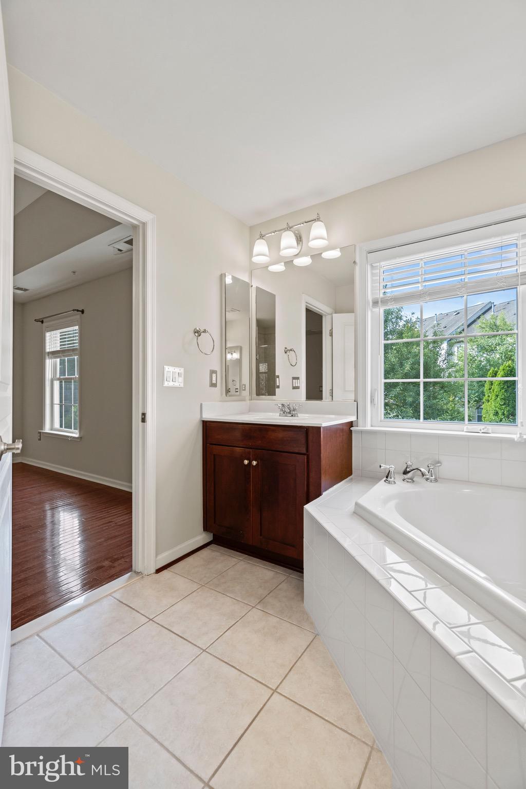 543 TRIADELPHIA WAY
