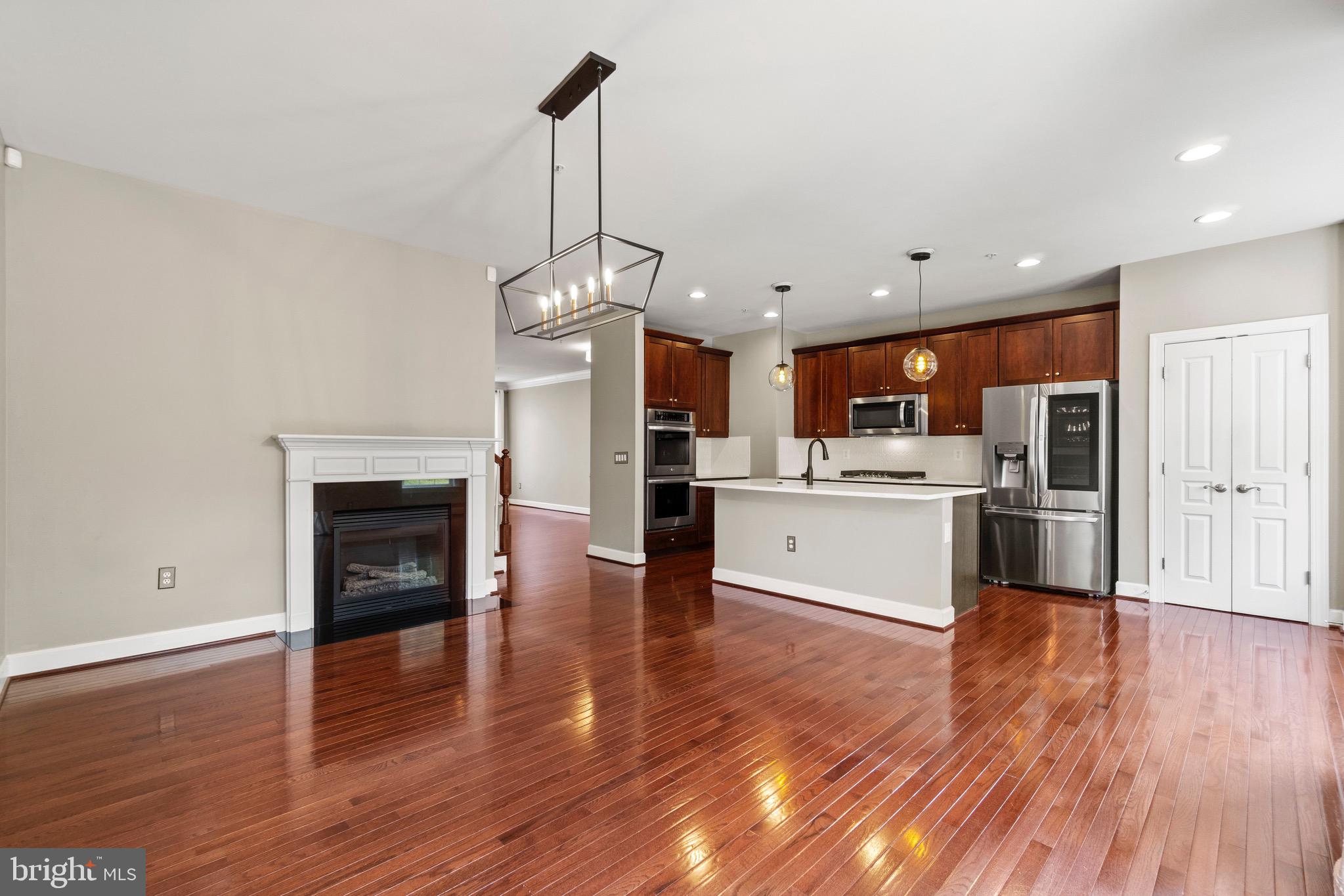 543 TRIADELPHIA WAY
