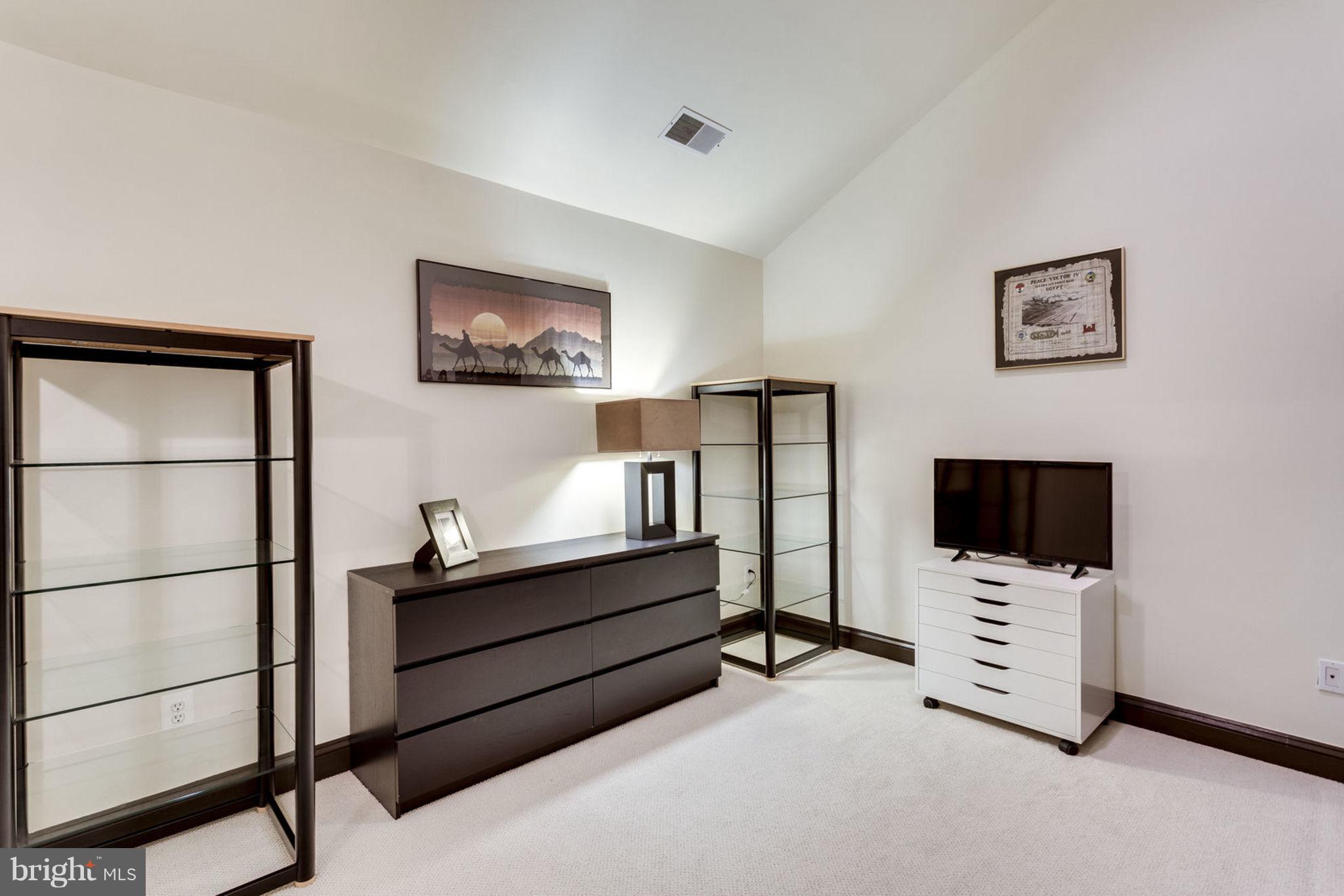 385 CAMERON STATION BOULEVARD