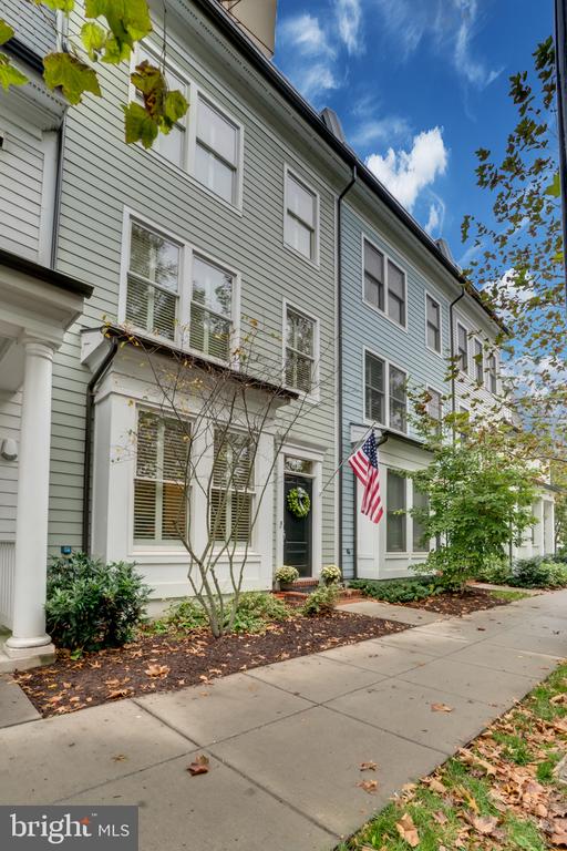 826 FIRST STREET