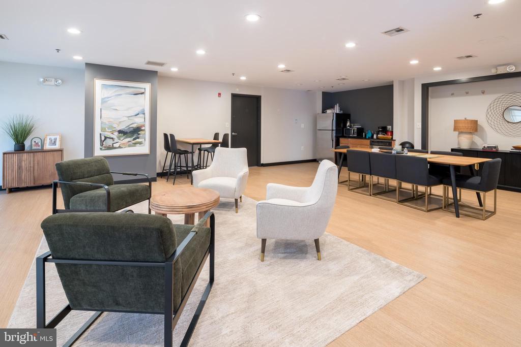 181 E REED AVENUE 103
