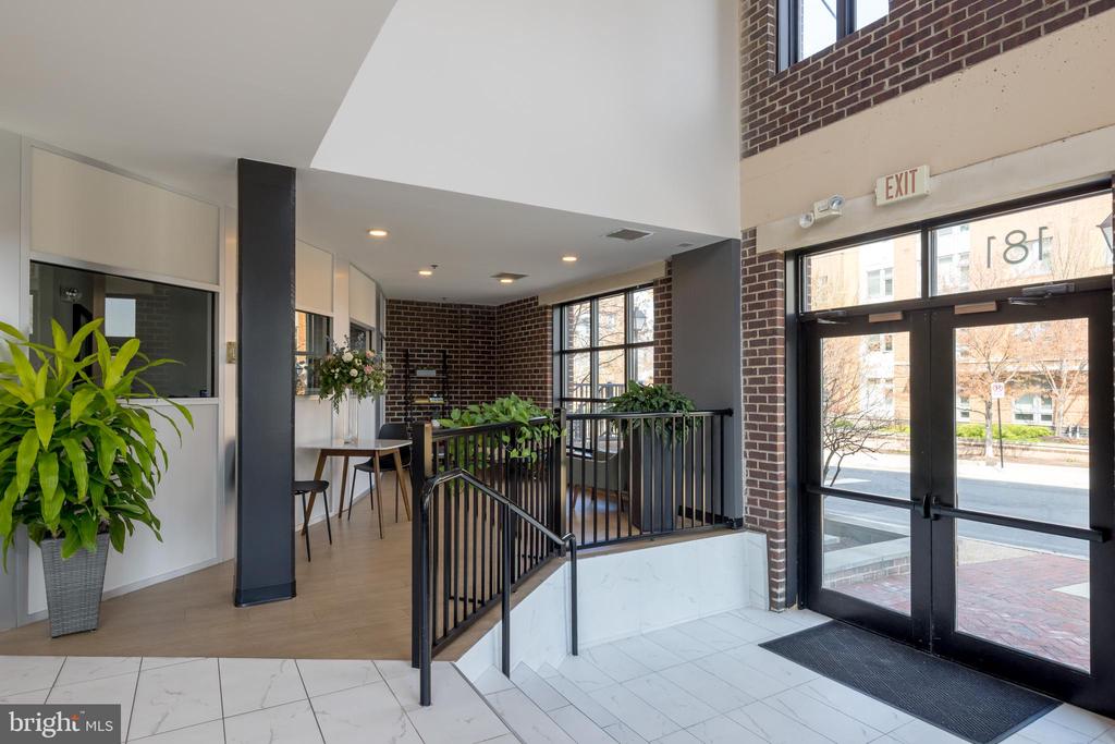 181 E REED AVENUE 103