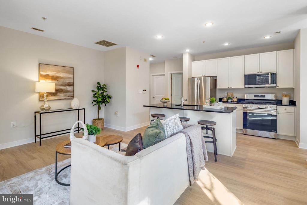 181 E REED AVENUE 103