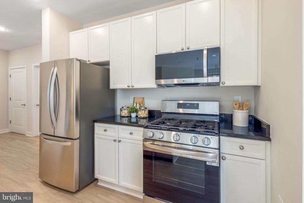 181 E REED AVENUE 103