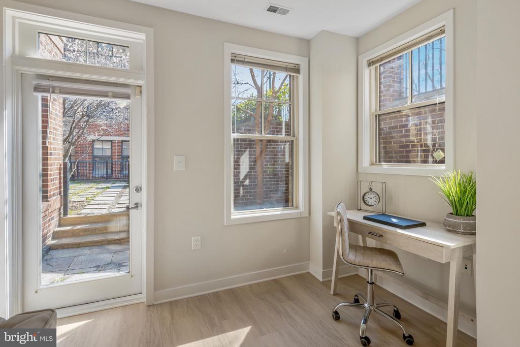 181 E REED AVENUE 103