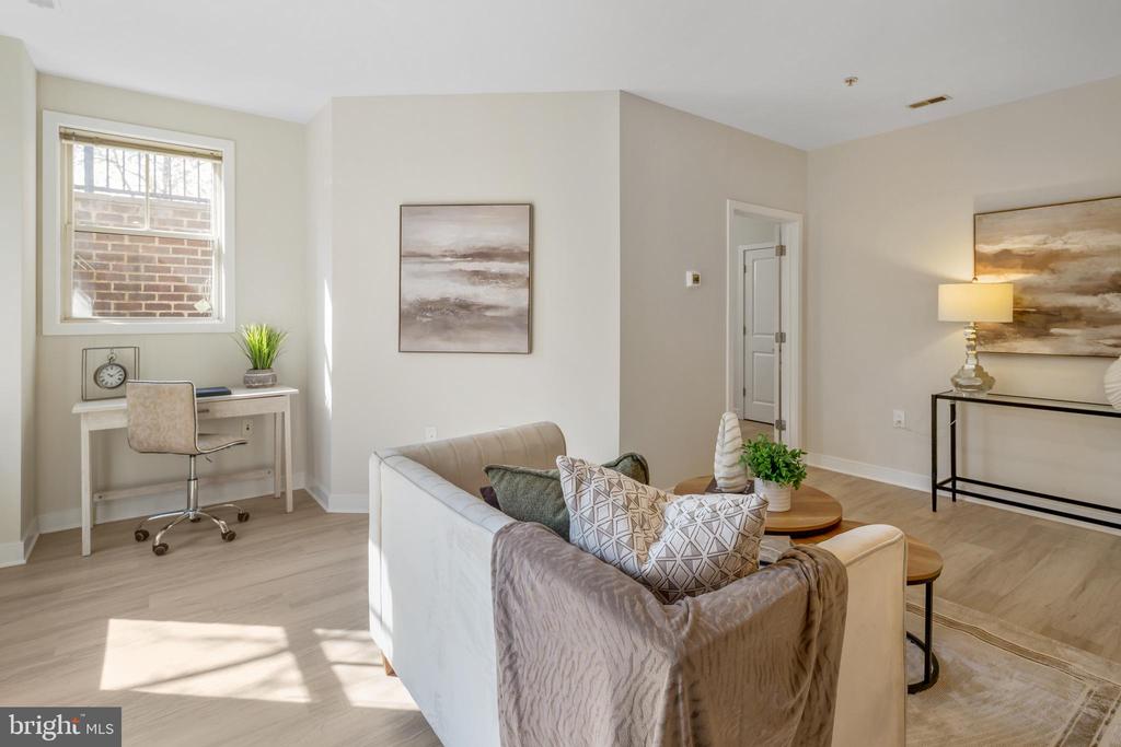 181 E REED AVENUE 103