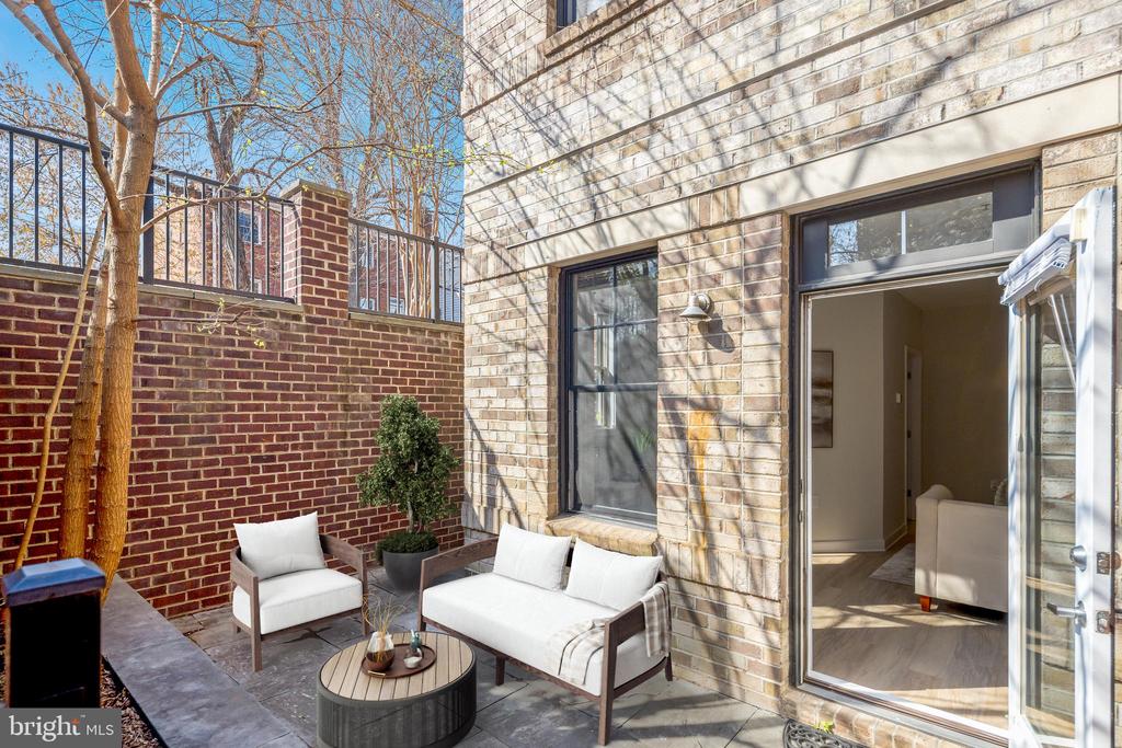 181 E REED AVENUE 103