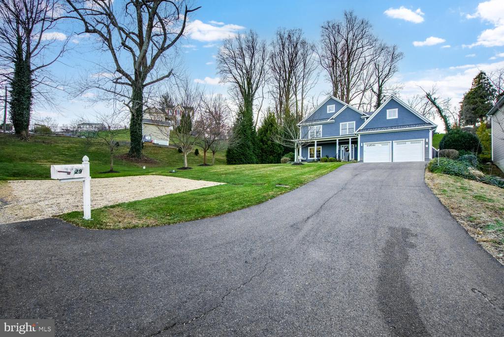 29 Boundary Ln