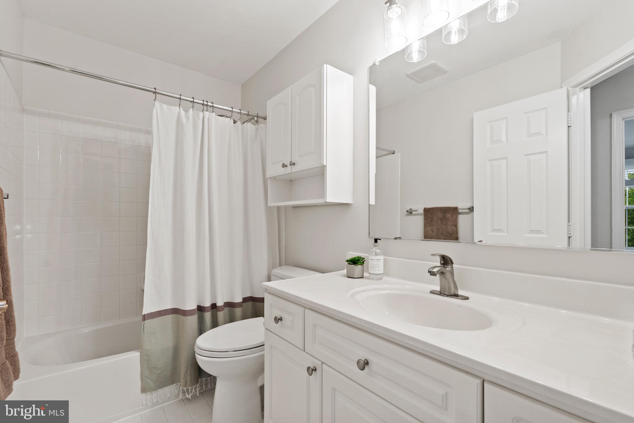 7691 LAVENHAM LANDING