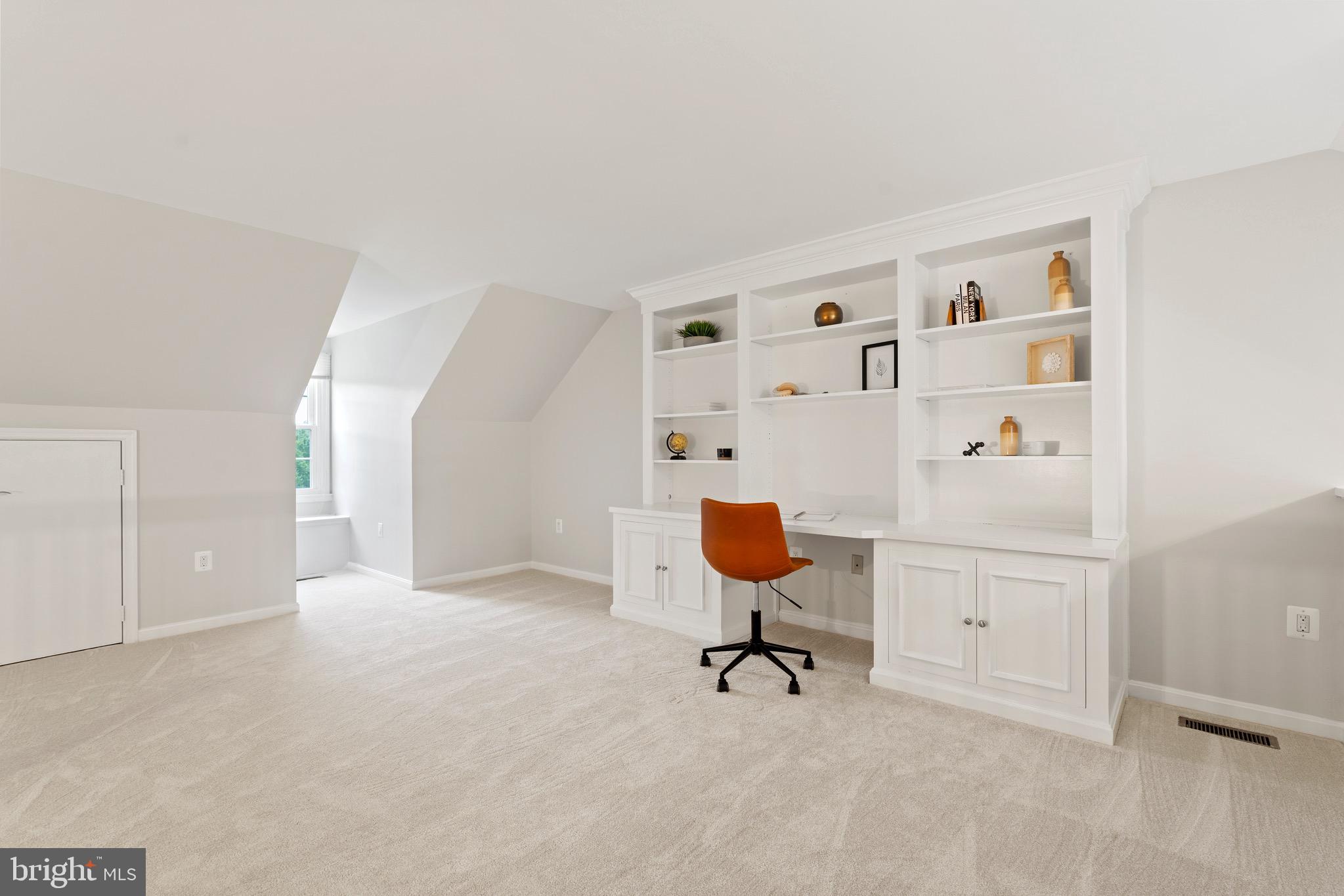 7691 LAVENHAM LANDING