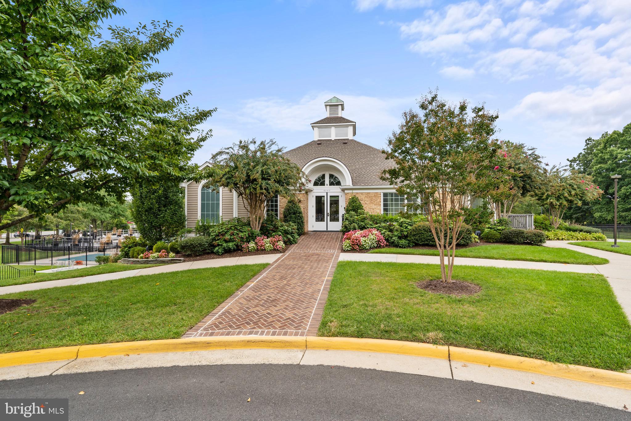 7691 LAVENHAM LANDING