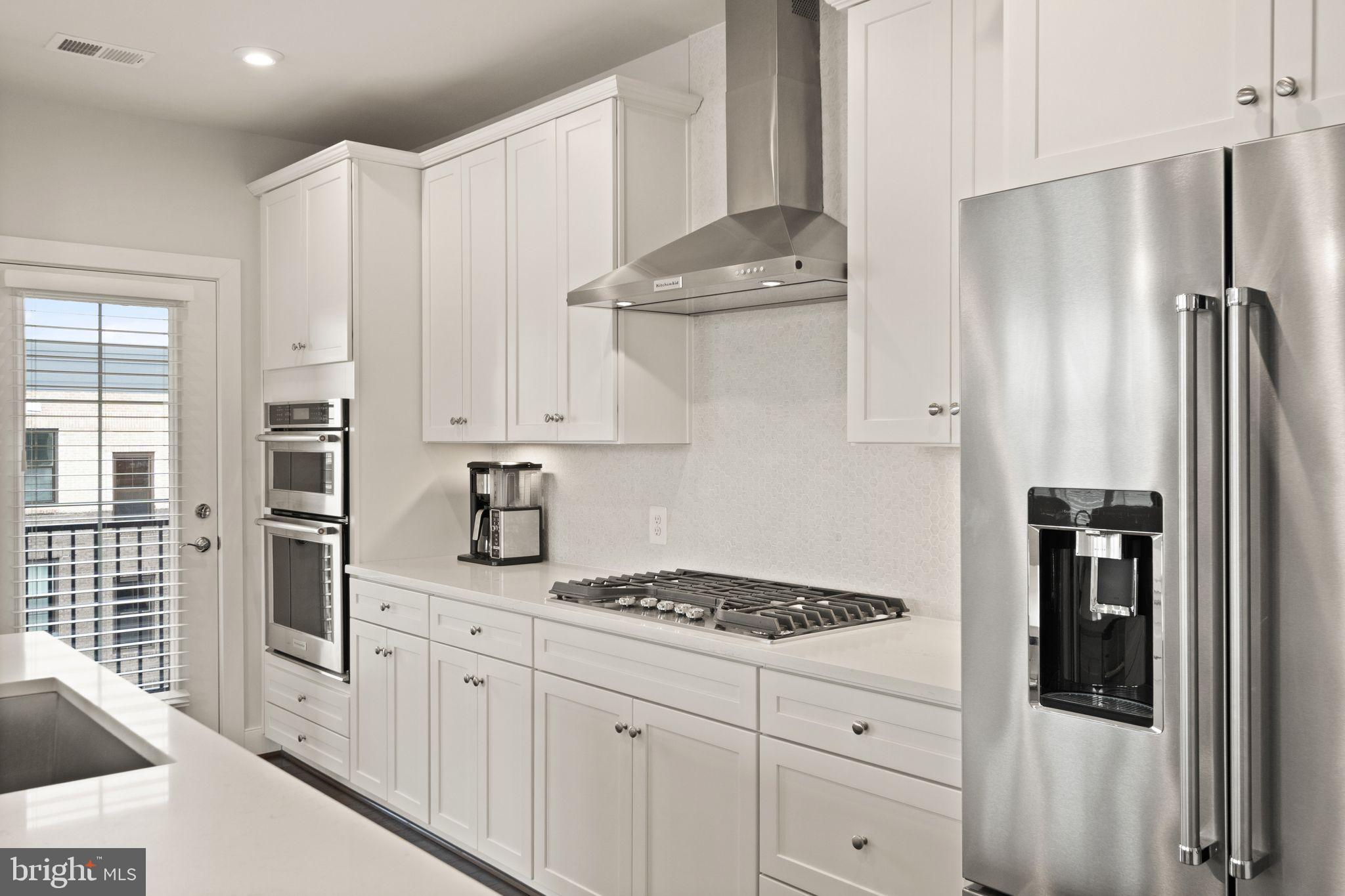 2319 Field Point Rd #401