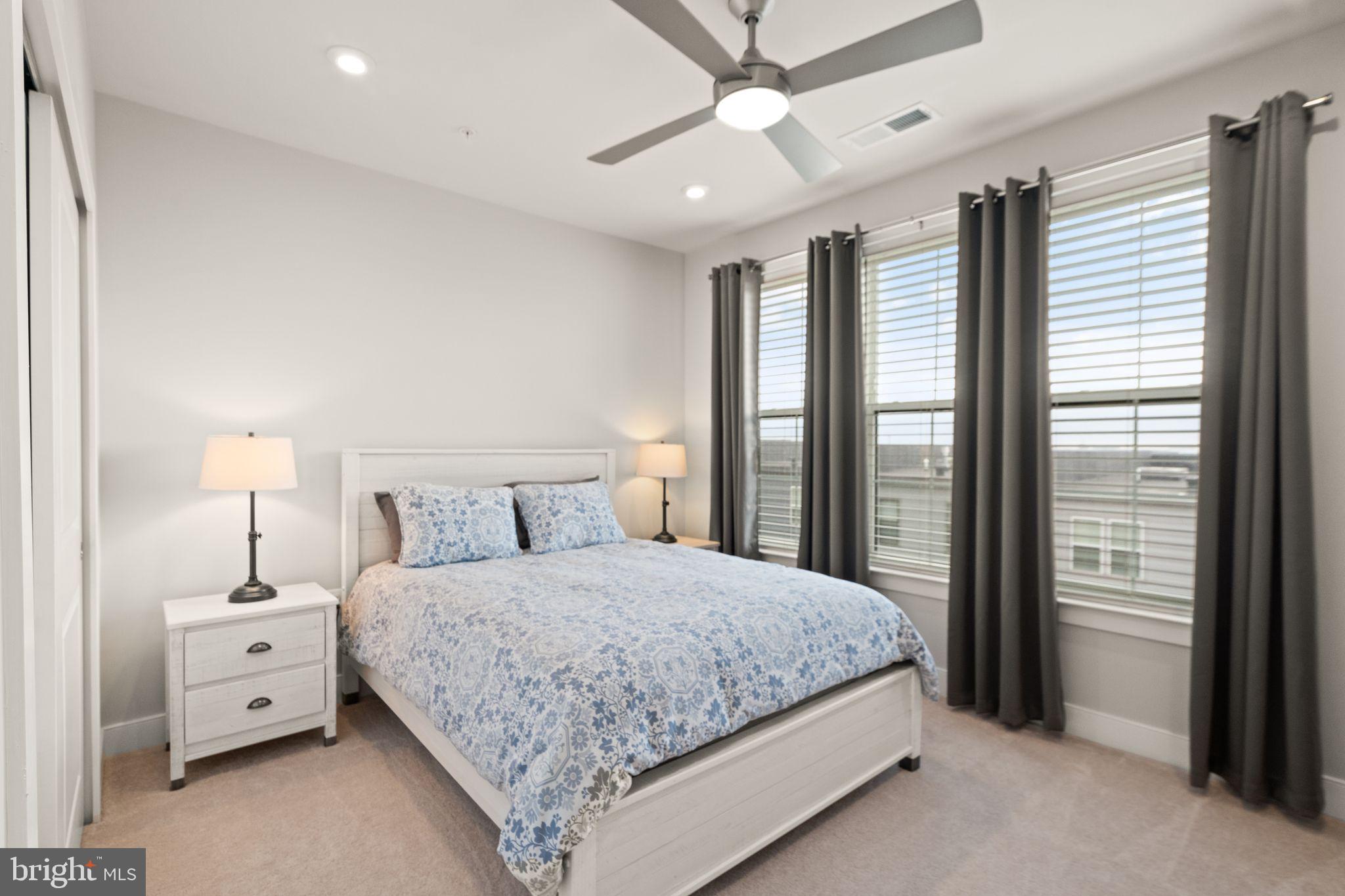 2319 Field Point Rd #401