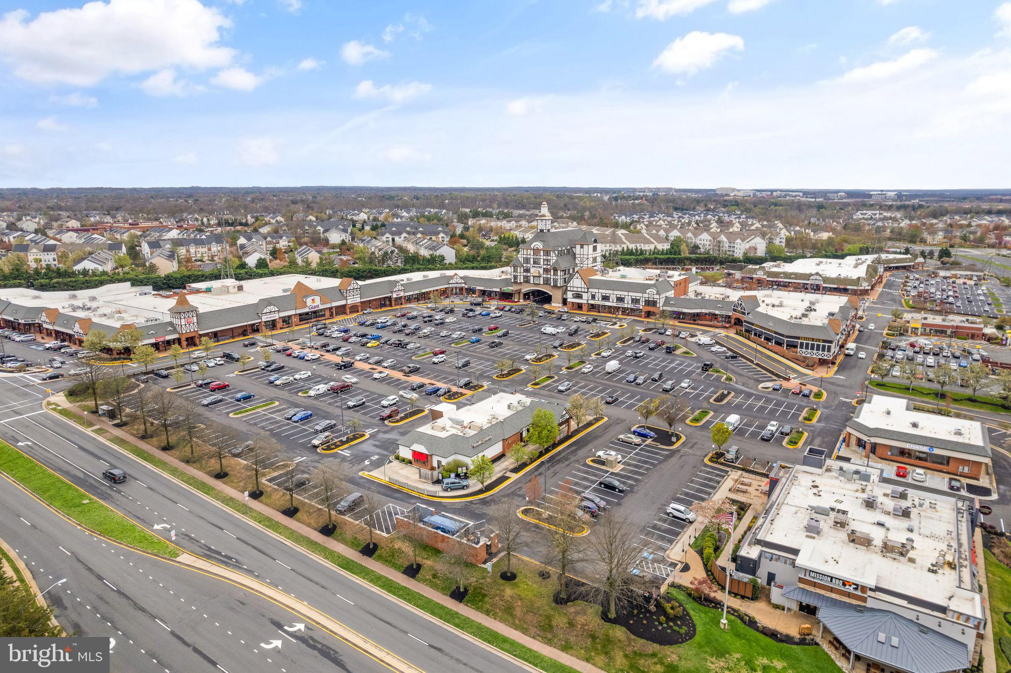 2319 Field Point Rd #401