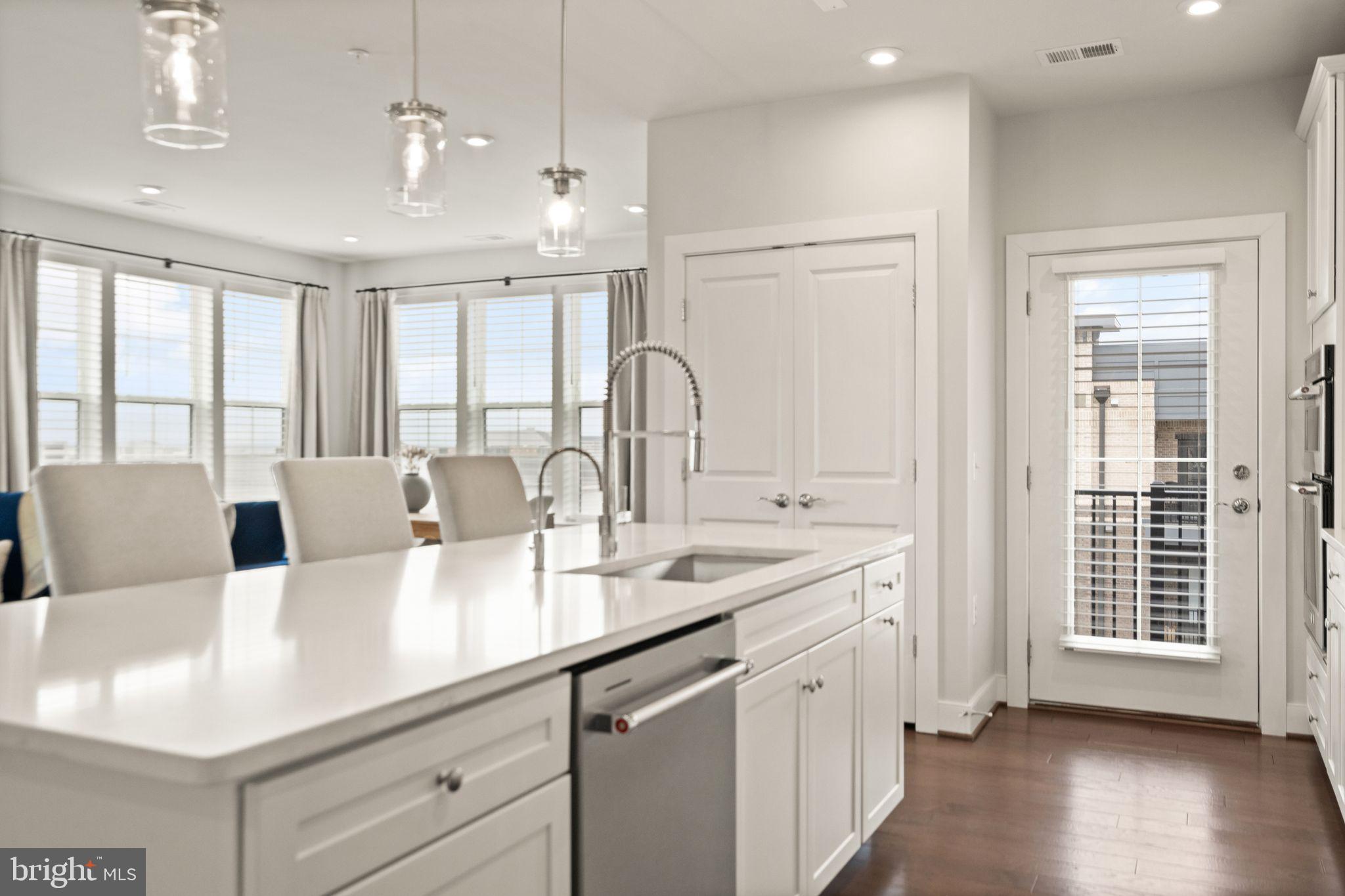 2319 Field Point Rd #401