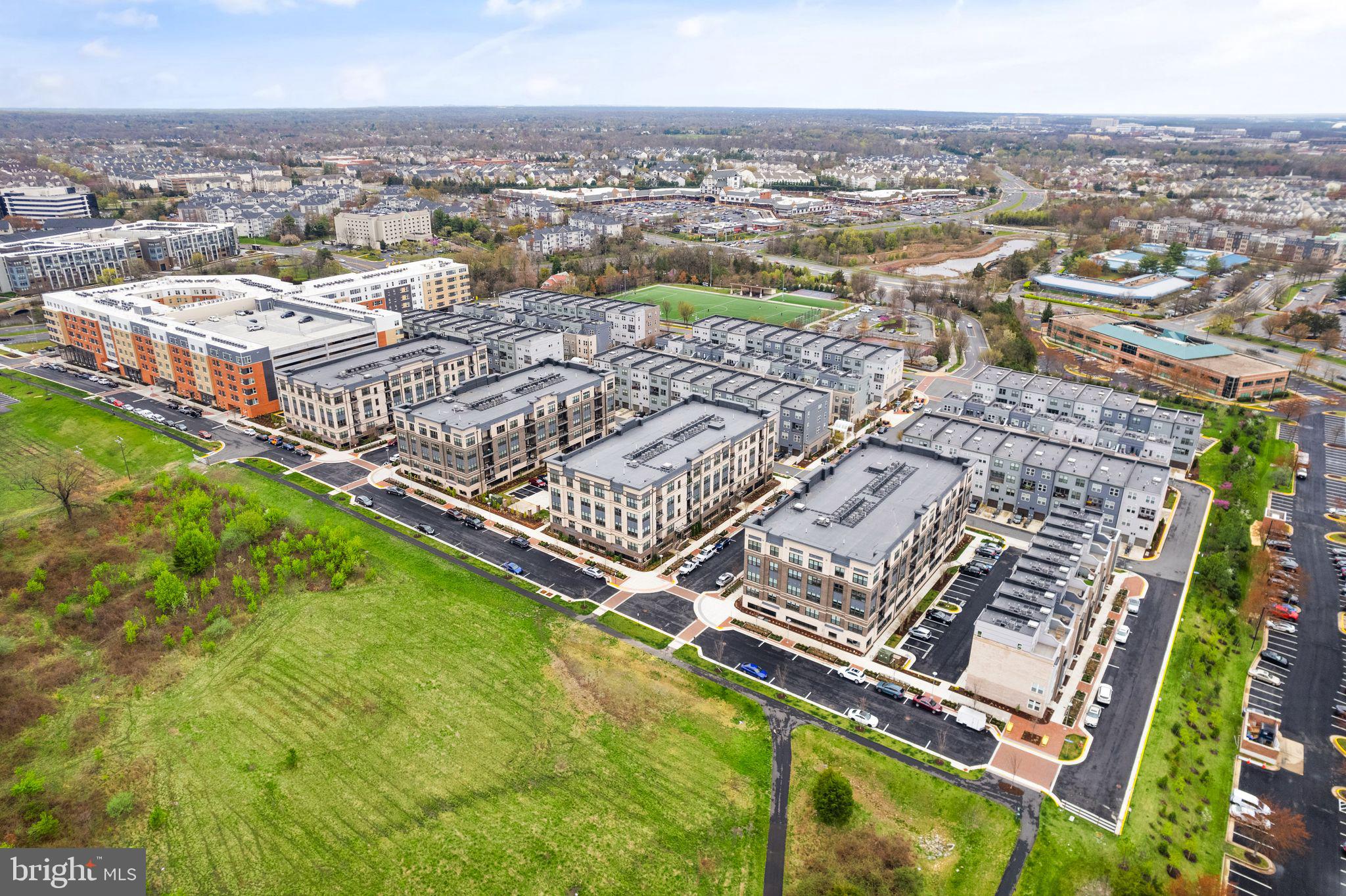 2319 Field Point Rd #401