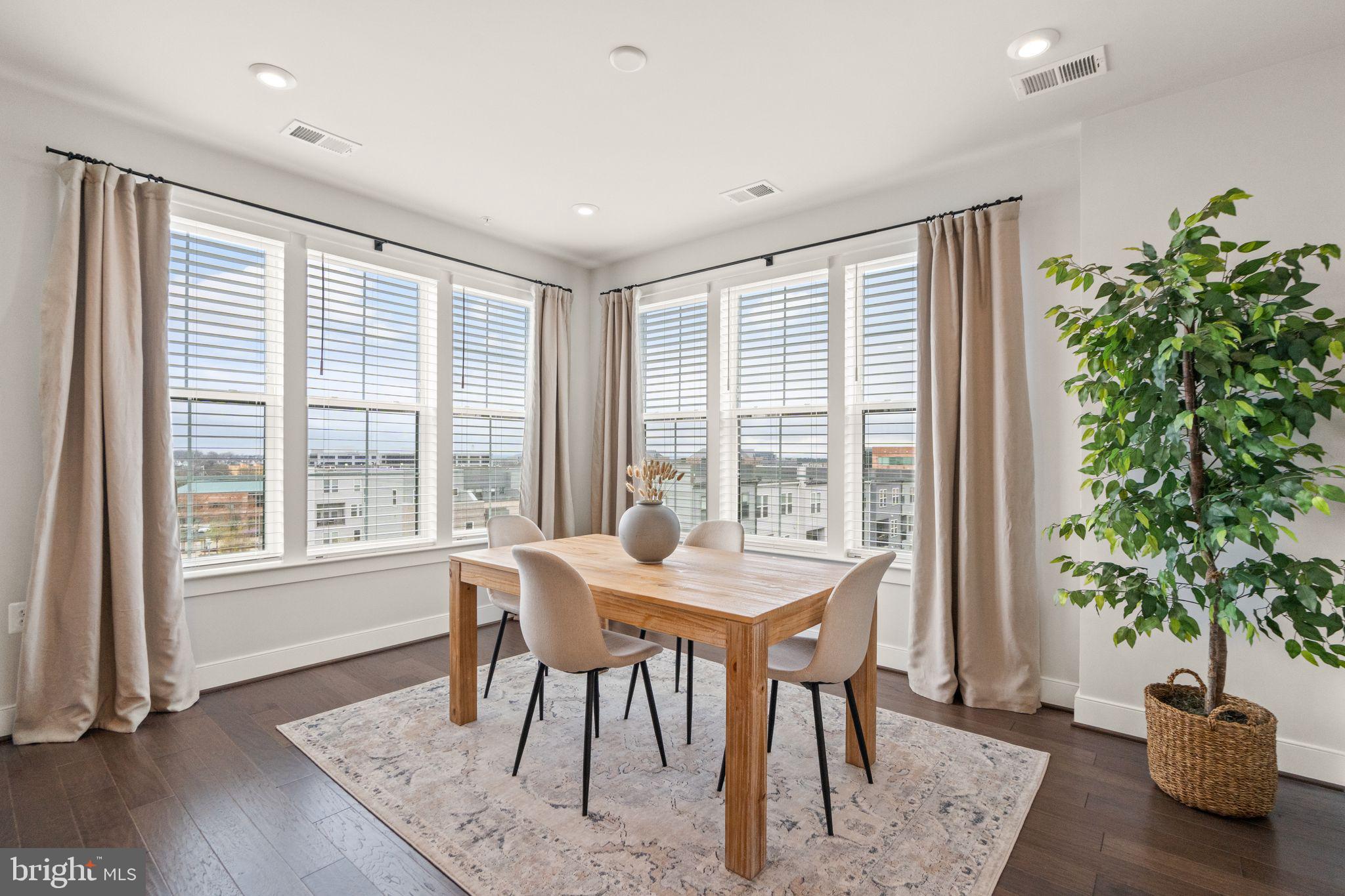 2319 Field Point Rd #401