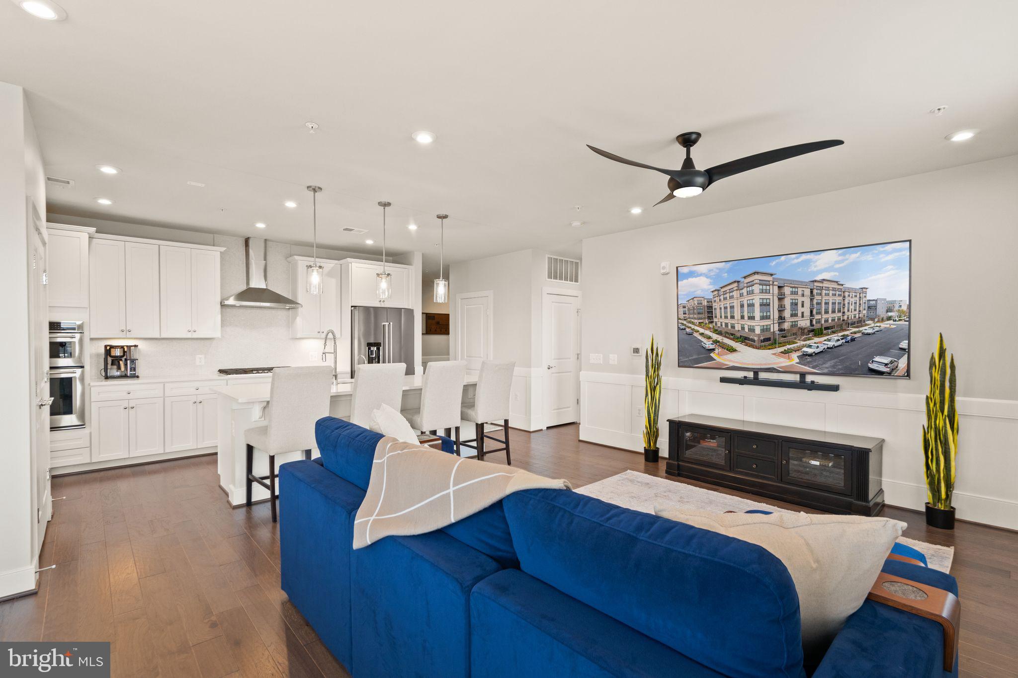 2319 Field Point Rd #401