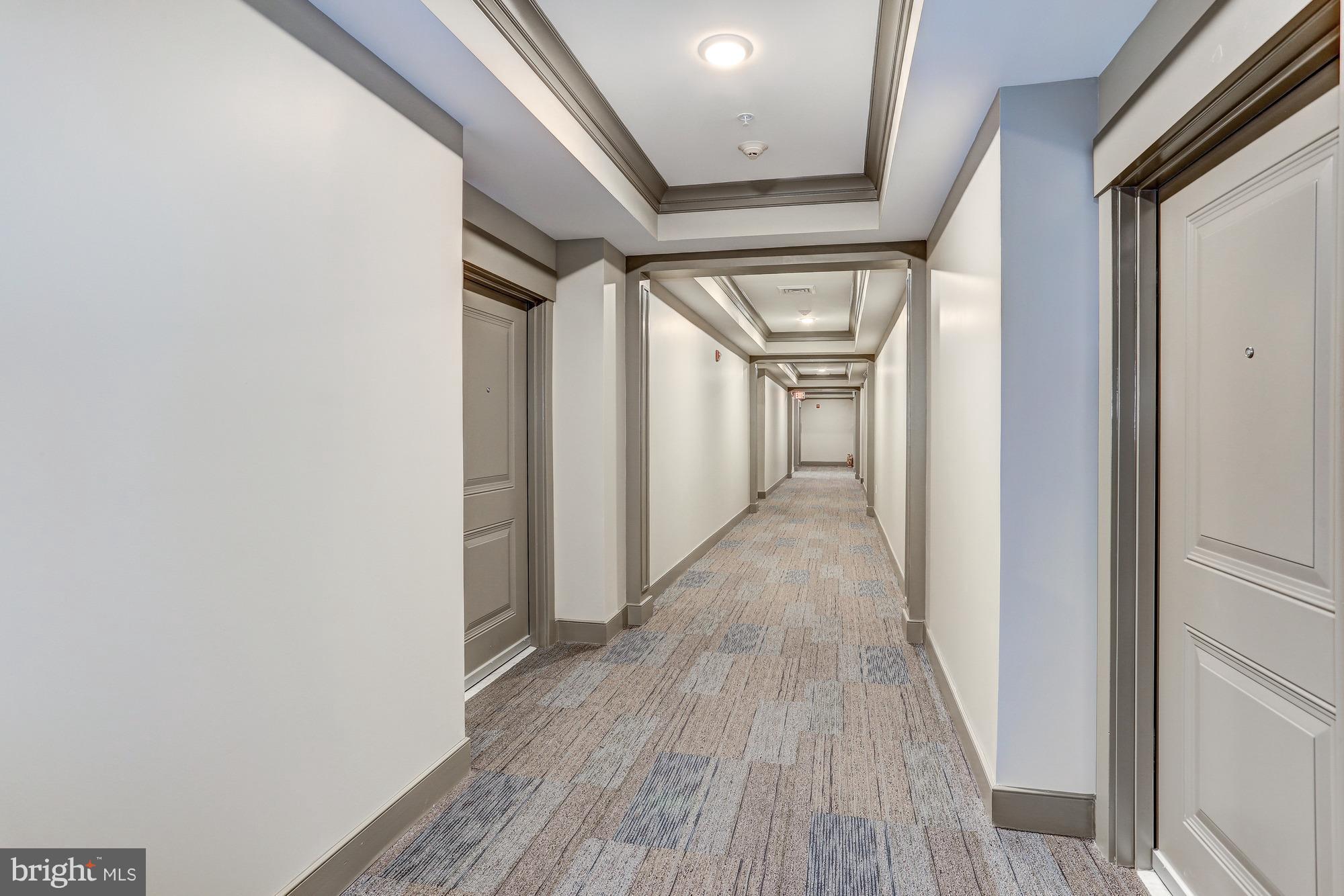 2907 BLEEKER ST #405