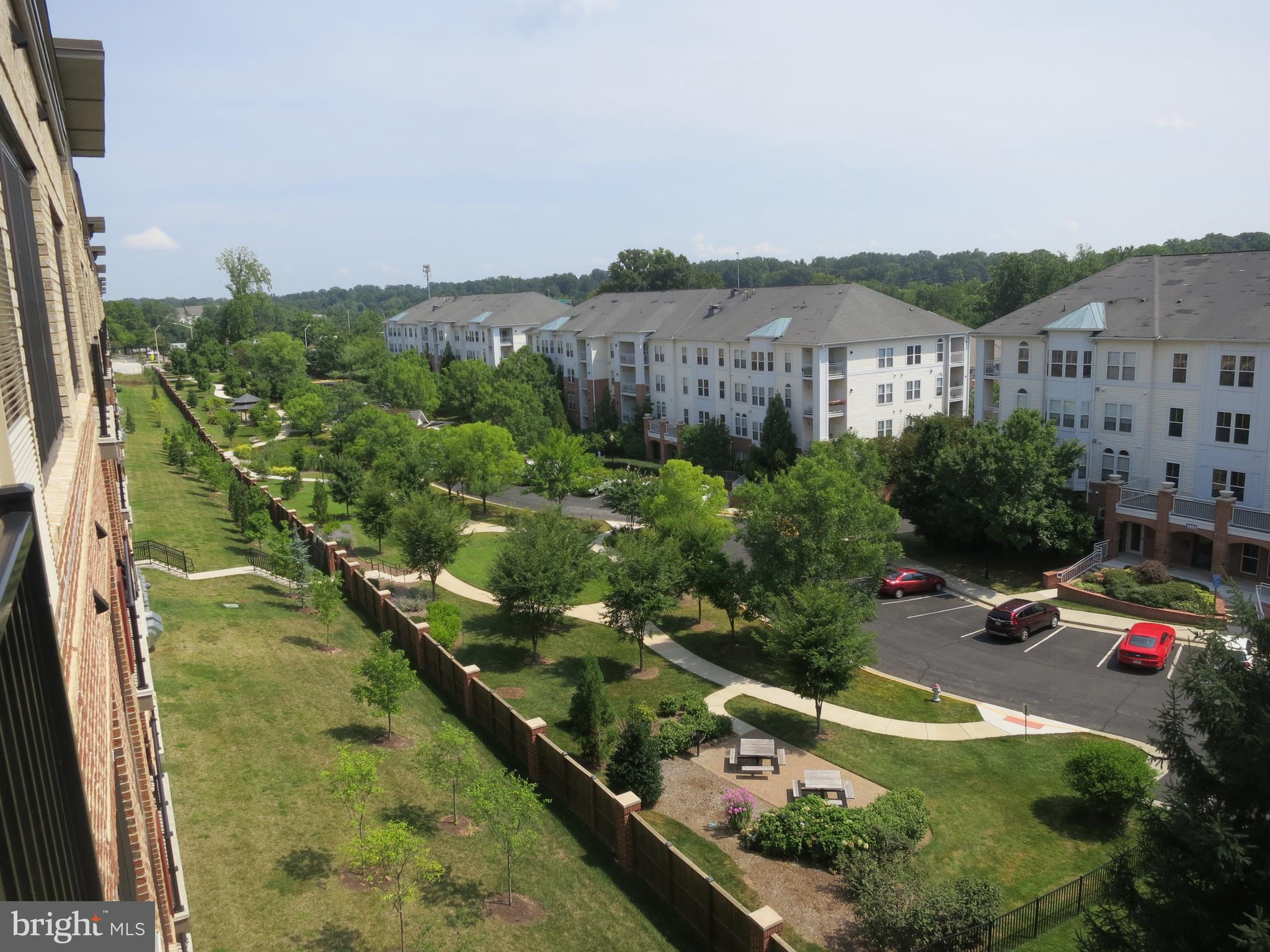 2907 BLEEKER ST #405