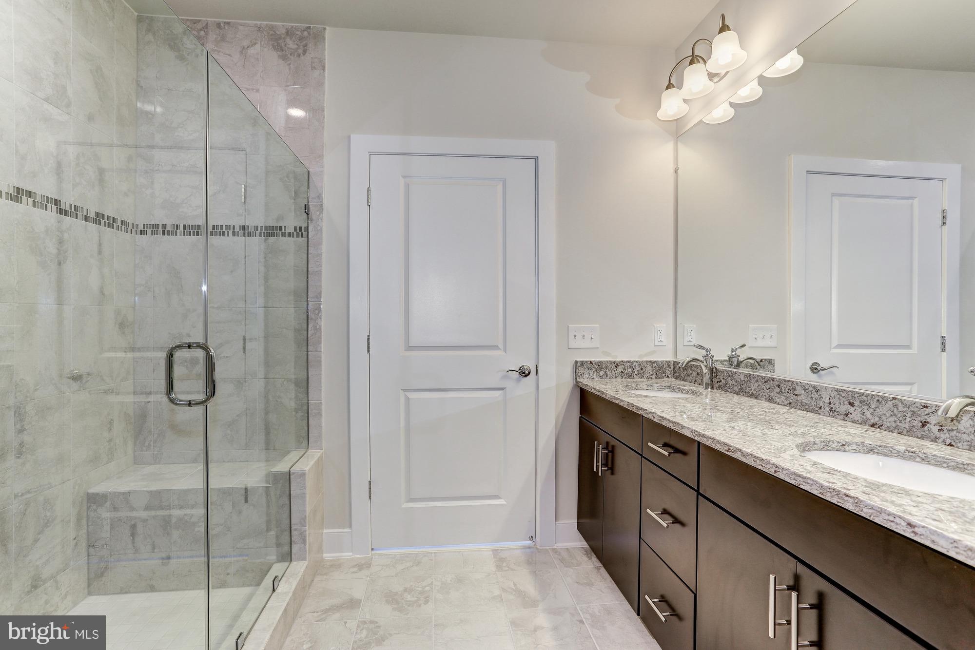 2907 BLEEKER ST #405