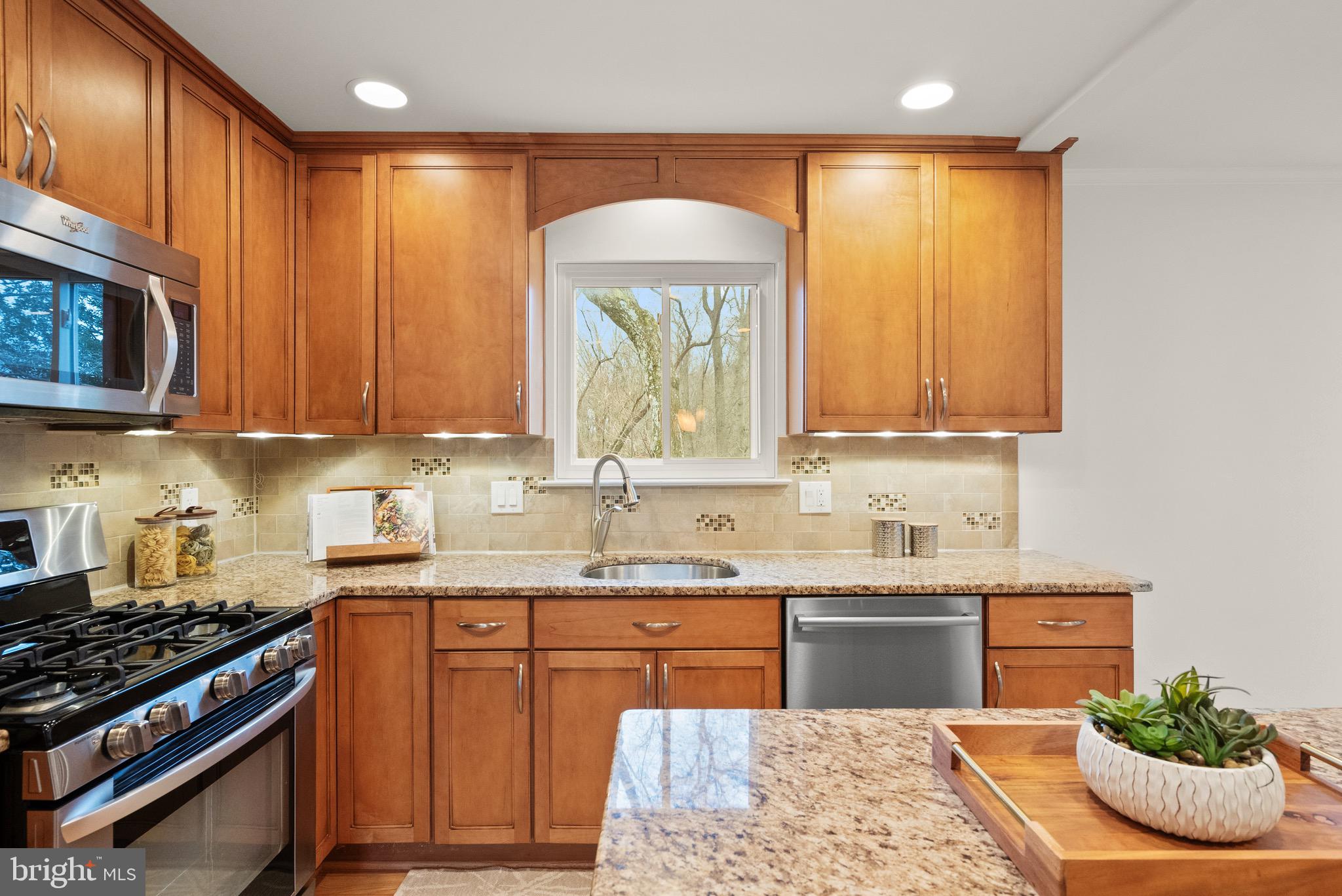 6934 Stoneybrooke Ln