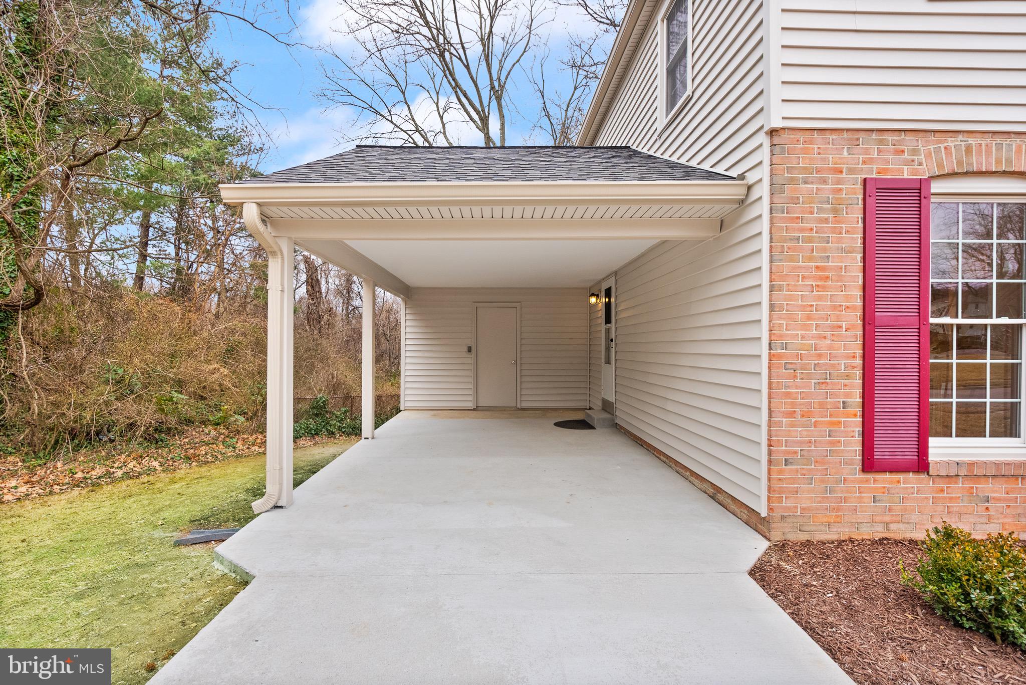 6934 Stoneybrooke Ln