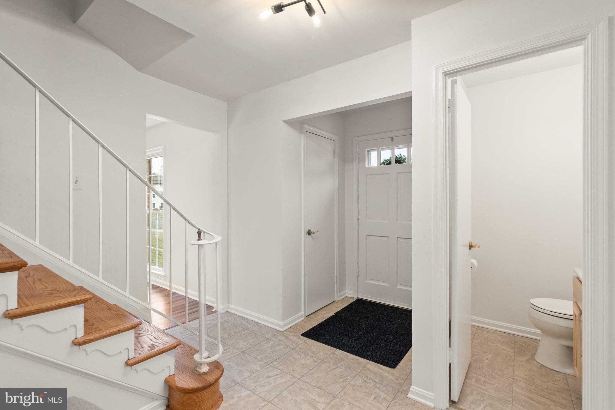 6934 Stoneybrooke Ln