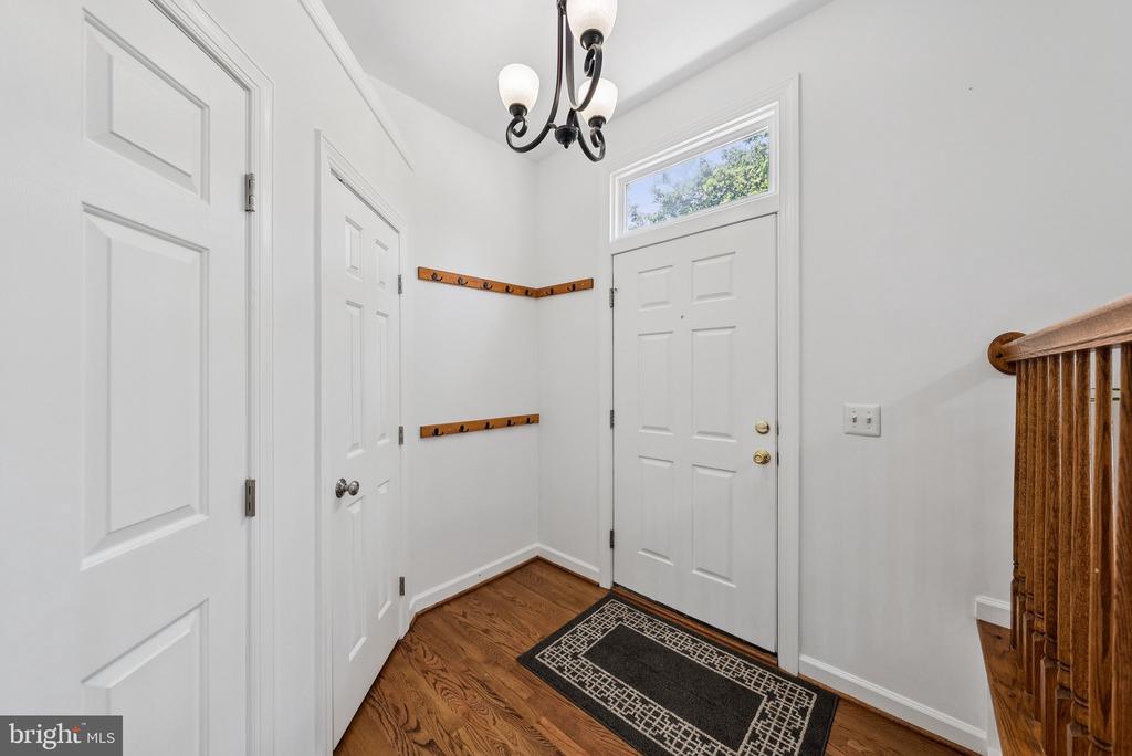 5562 JOWETT COURT