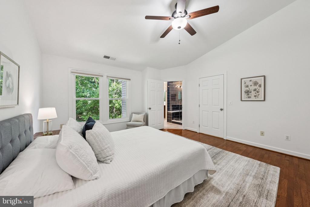 5562 JOWETT COURT