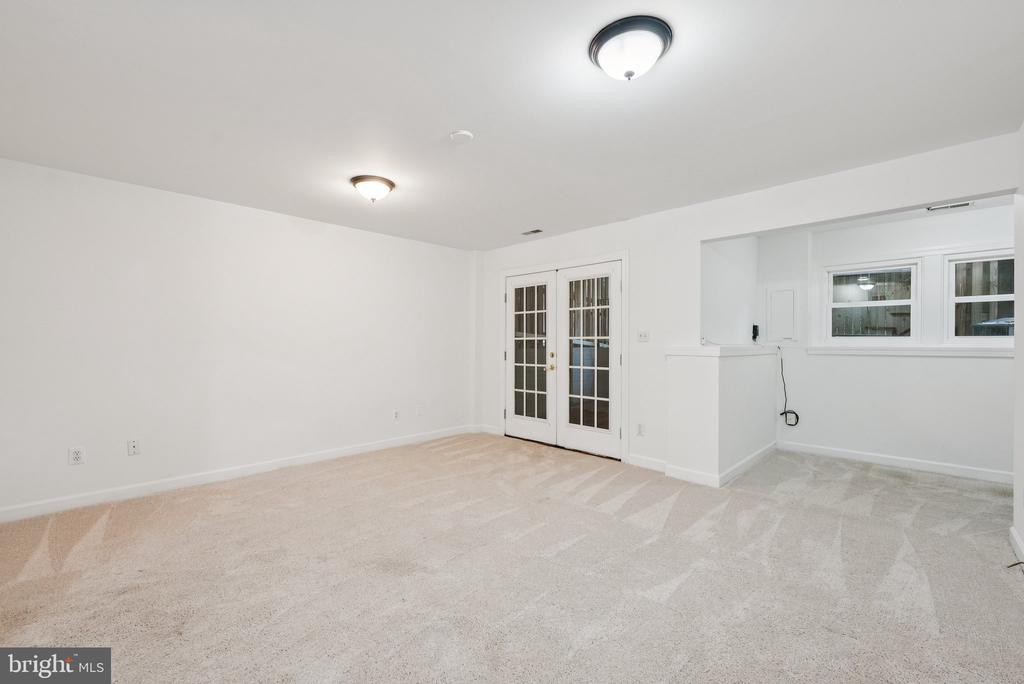 5562 JOWETT COURT