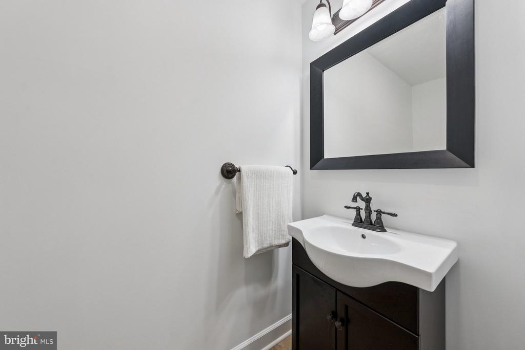 5562 JOWETT COURT