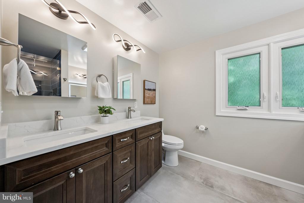 5562 JOWETT COURT