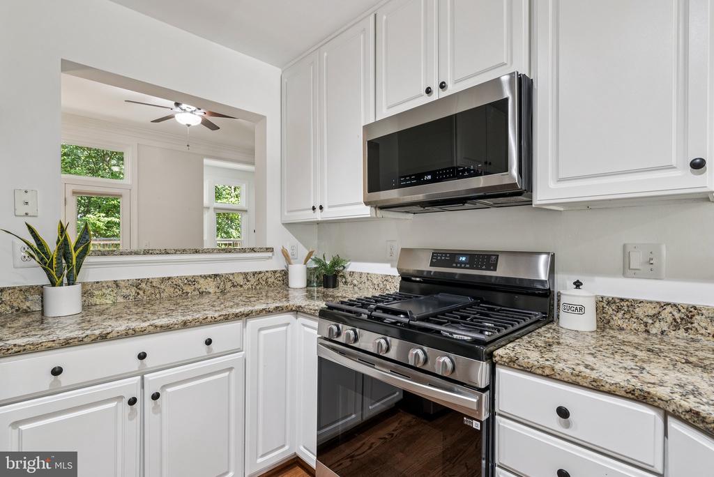 5562 JOWETT COURT
