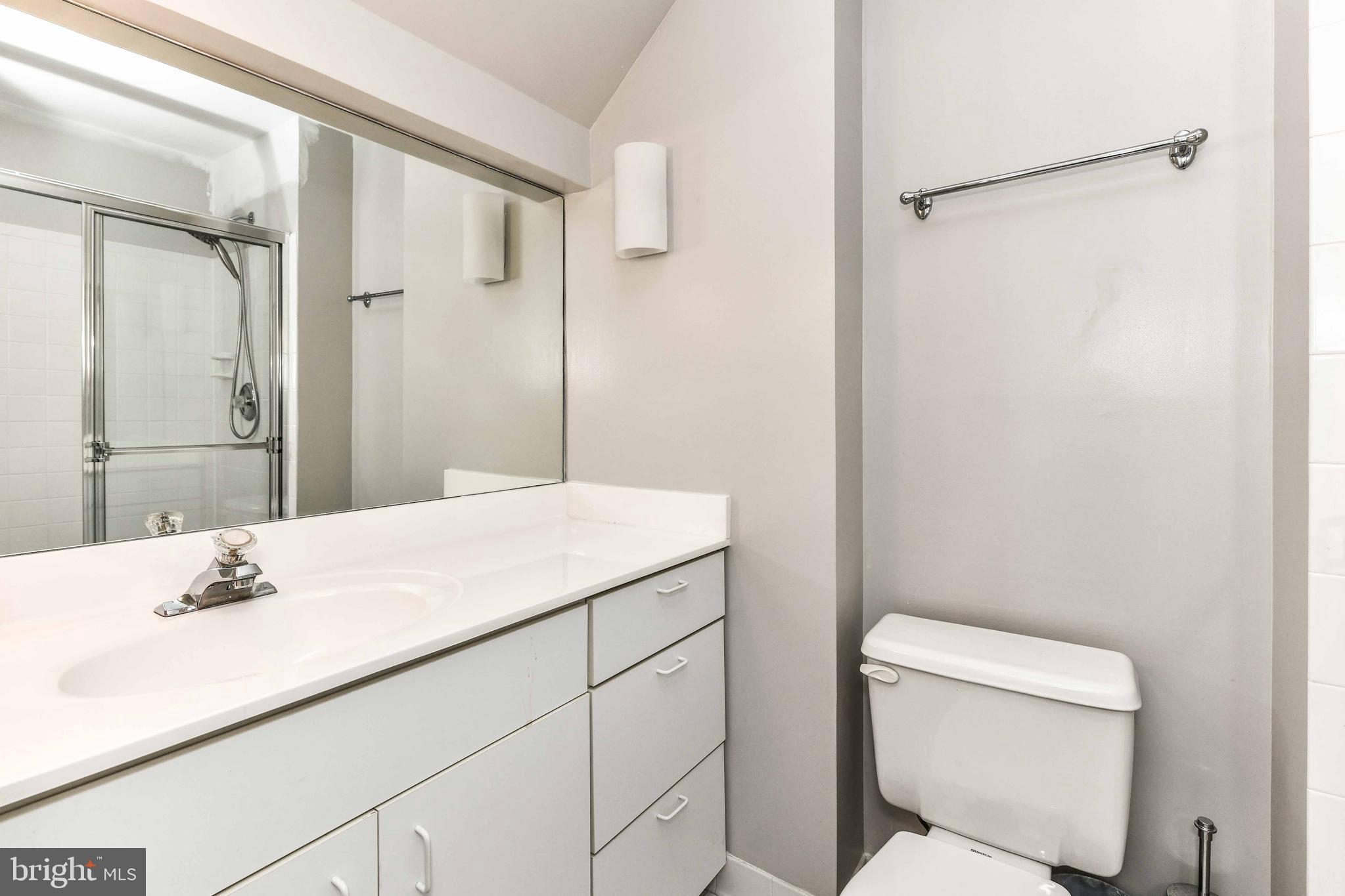 6862 WILLIAMSBURG POND CT