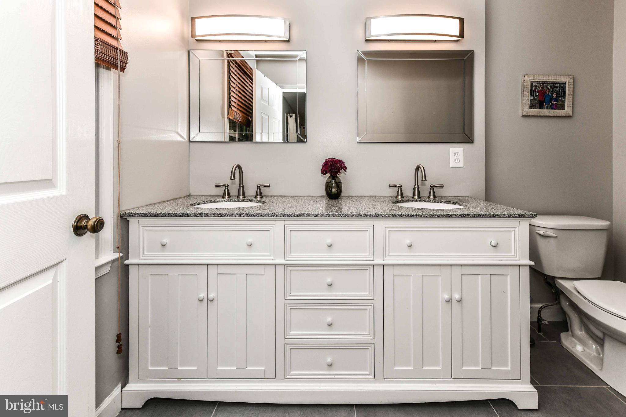 6862 WILLIAMSBURG POND CT