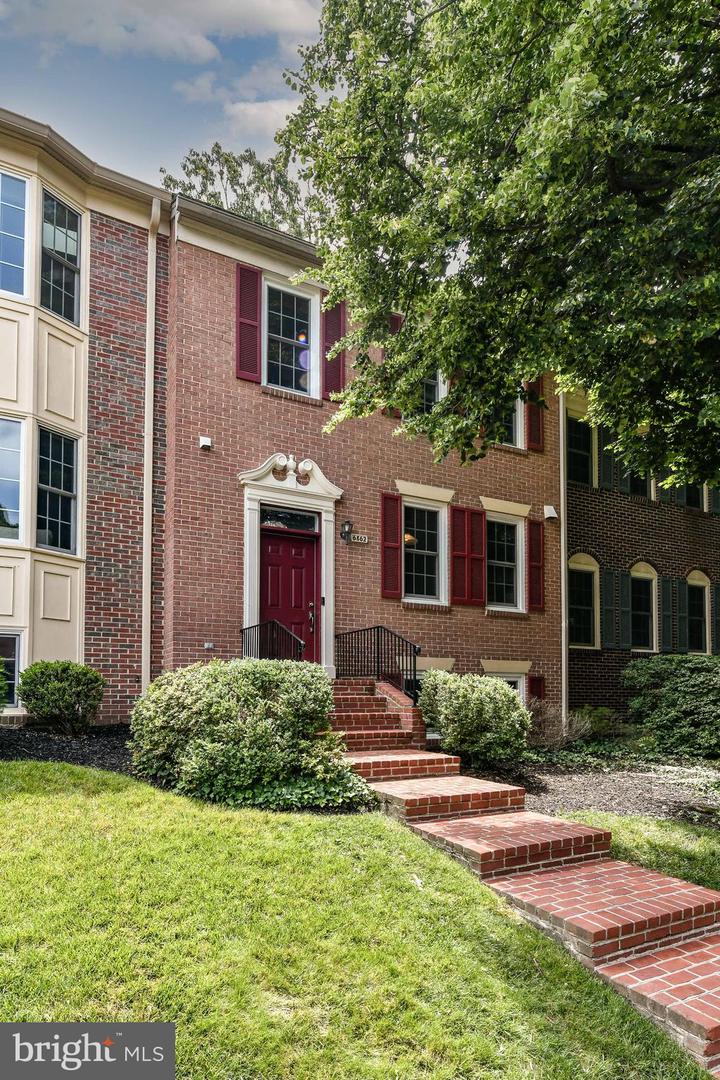 6862 WILLIAMSBURG POND CT