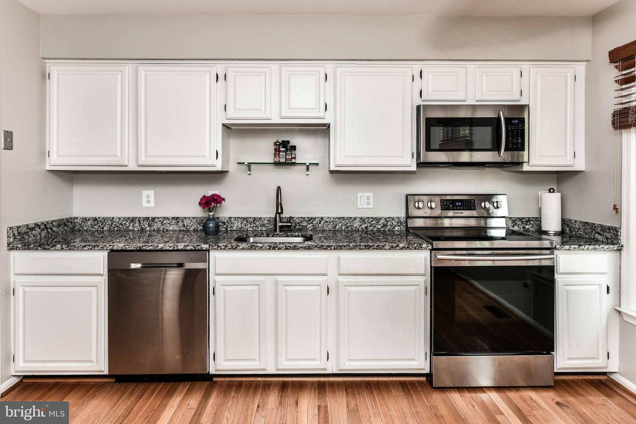 6862 WILLIAMSBURG POND CT