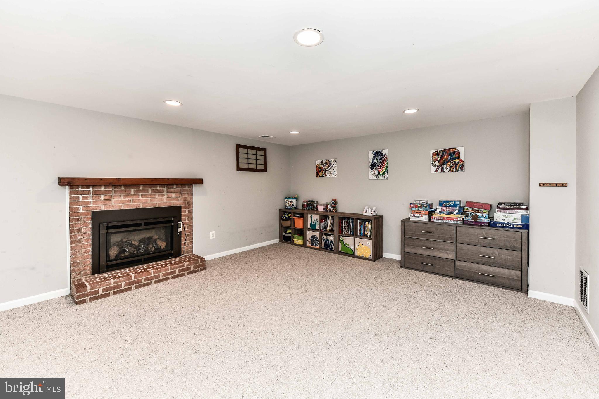 6862 WILLIAMSBURG POND CT