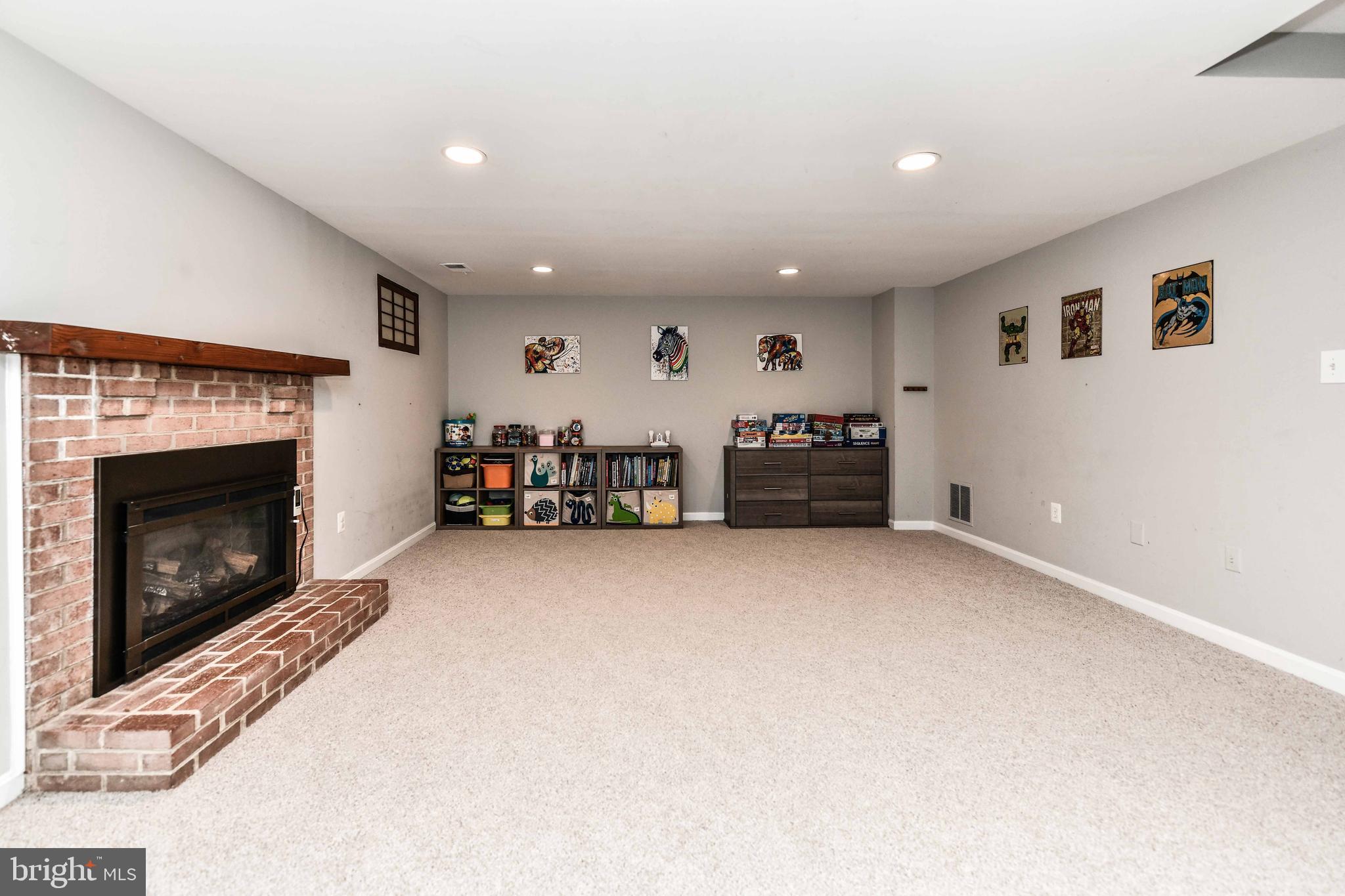 6862 WILLIAMSBURG POND CT