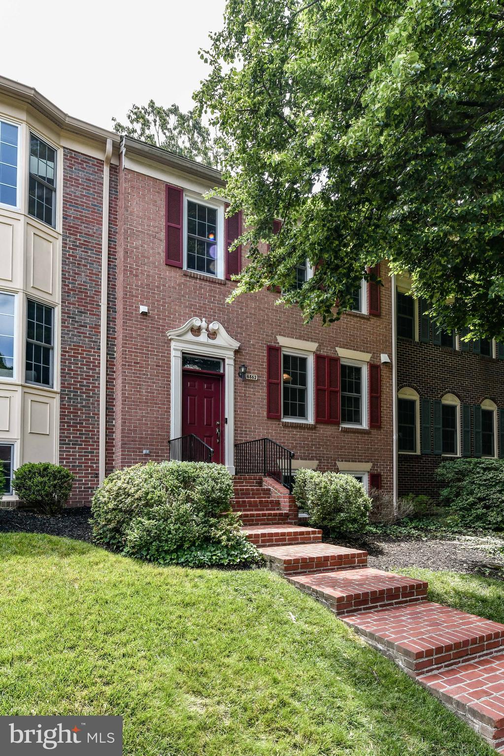 6862 WILLIAMSBURG POND CT