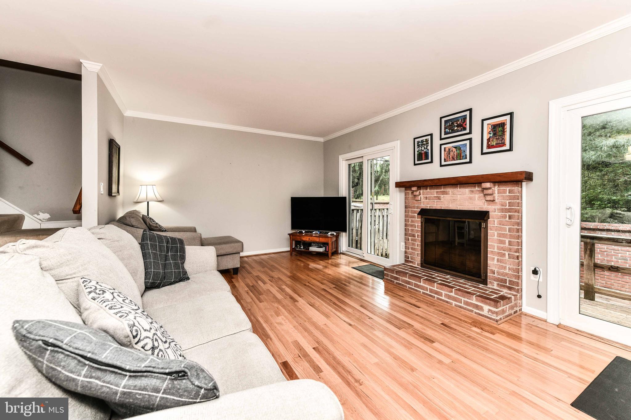 6862 WILLIAMSBURG POND CT