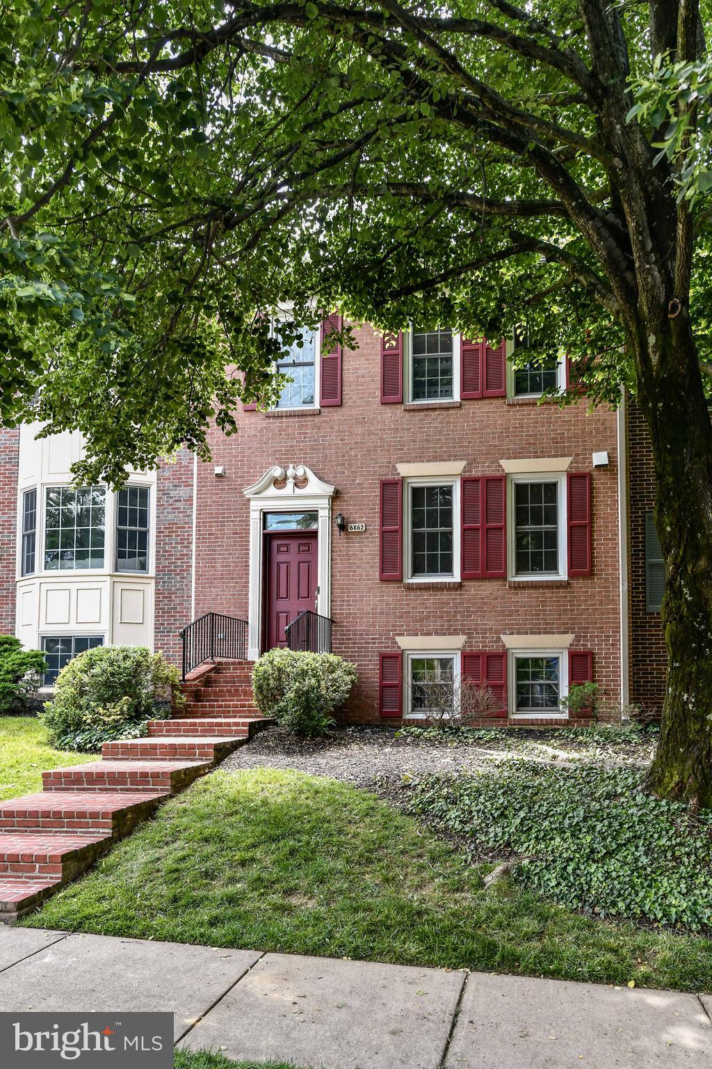 6862 WILLIAMSBURG POND CT