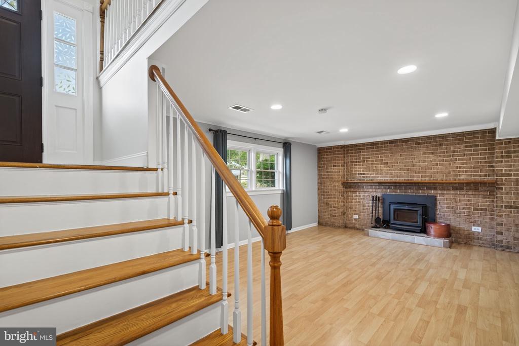 3821 WINTERSET DR