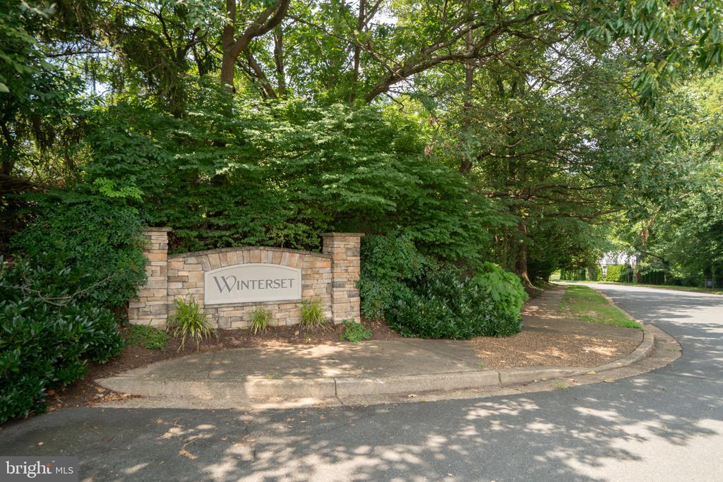 3821 WINTERSET DR