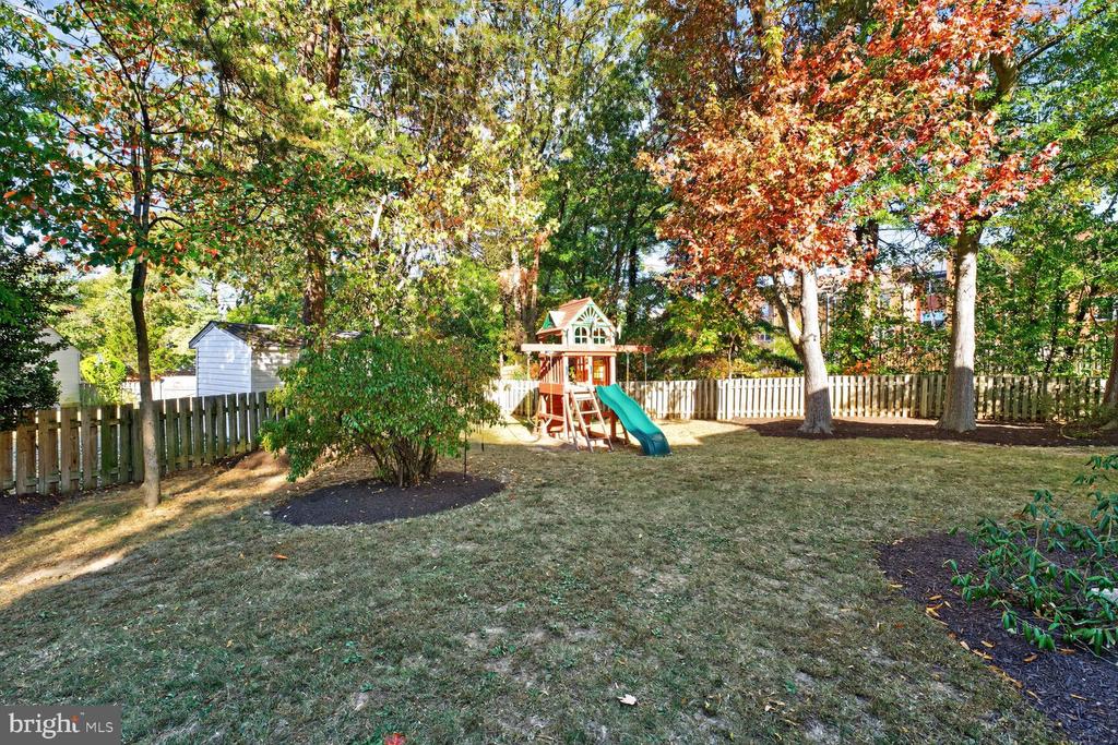 8110 NORTHUMBERLAND ROAD