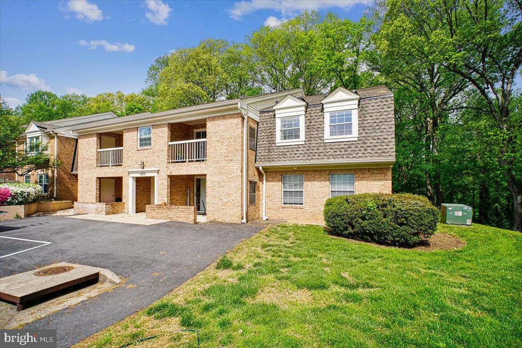 5800 COVE LANDING ROAD Unit: 304