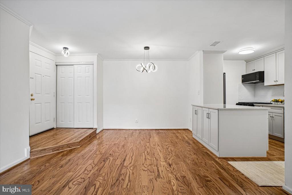 5800 COVE LANDING ROAD Unit: 304