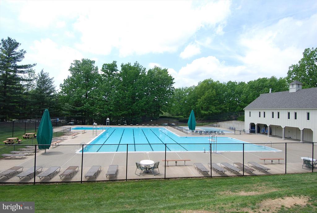 5800 COVE LANDING ROAD Unit: 304